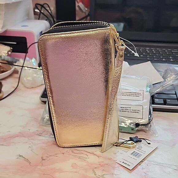 BCBG Generation ALLISON WALLET / Wristlet Gold NWT - Picture 6 of 9